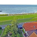 Wellenreiter Direkt Am Mit Meerblick Und Eingez Garten Калифорниен