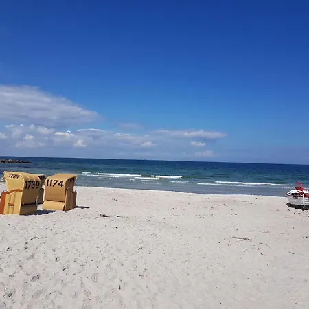 Wellenreiter Direkt Am Mit Meerblick Und Eingez Garten